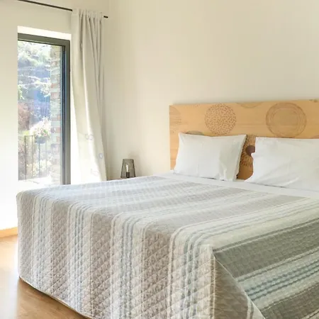 Dois Lagares House 4*