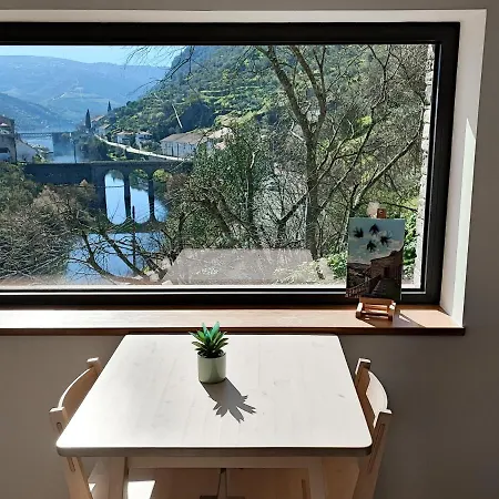 Dois Lagares House Bed & Breakfast
