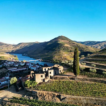 Bed & Breakfast Dois Lagares House & Winery Pinhão