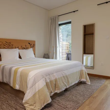 Dois Lagares House Bed & Breakfast