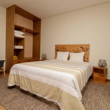 ベッド・アンド・ブレックファスト Dois Lagares House & Winery 4*