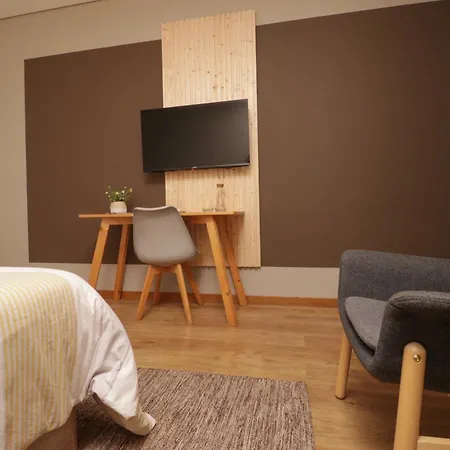 Dois Lagares House Bed & Breakfast 3*