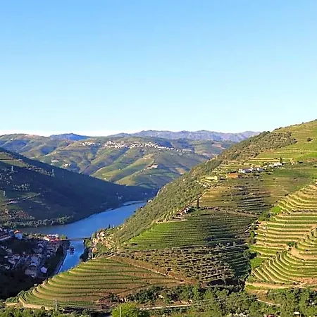Bed & Breakfast Dois Lagares House & Winery Pinhão