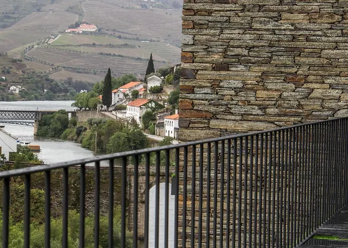 Dois Lagares House & Winery Bed & Breakfast Pinhão