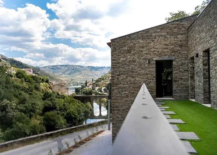 Dois Lagares House & Winery 4* Pinhão