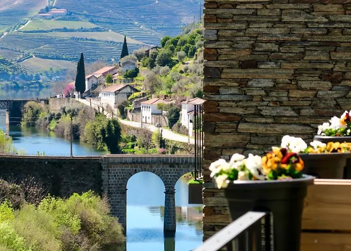 Bed & Breakfast Dois Lagares House & Winery Pinhão